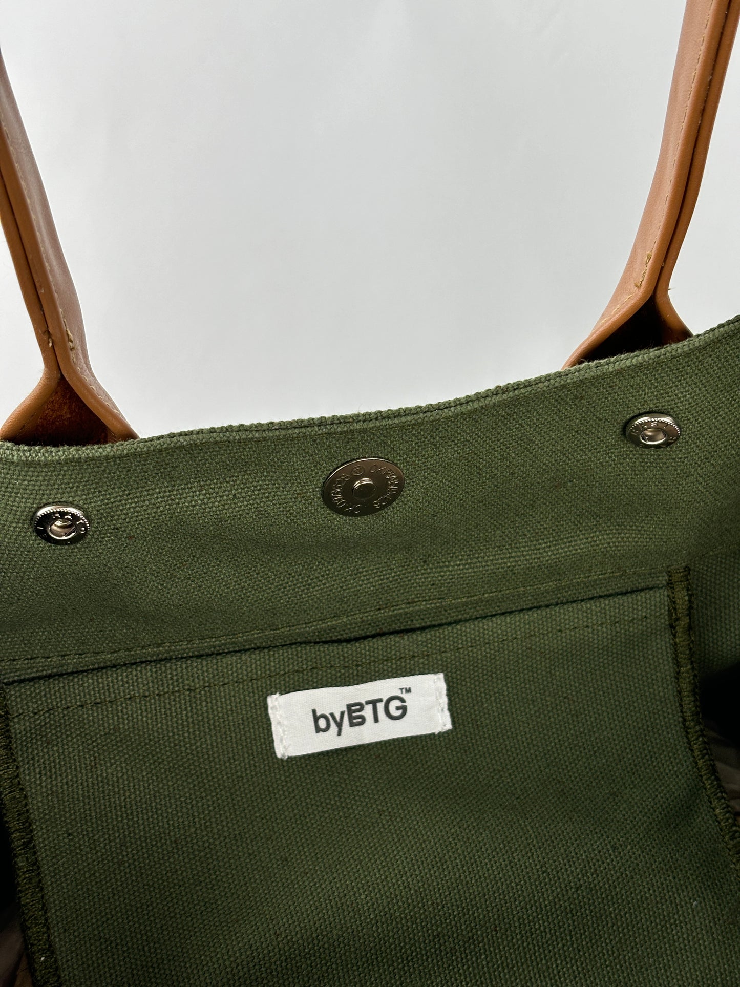 Onigiri Medium: Genuine Leather