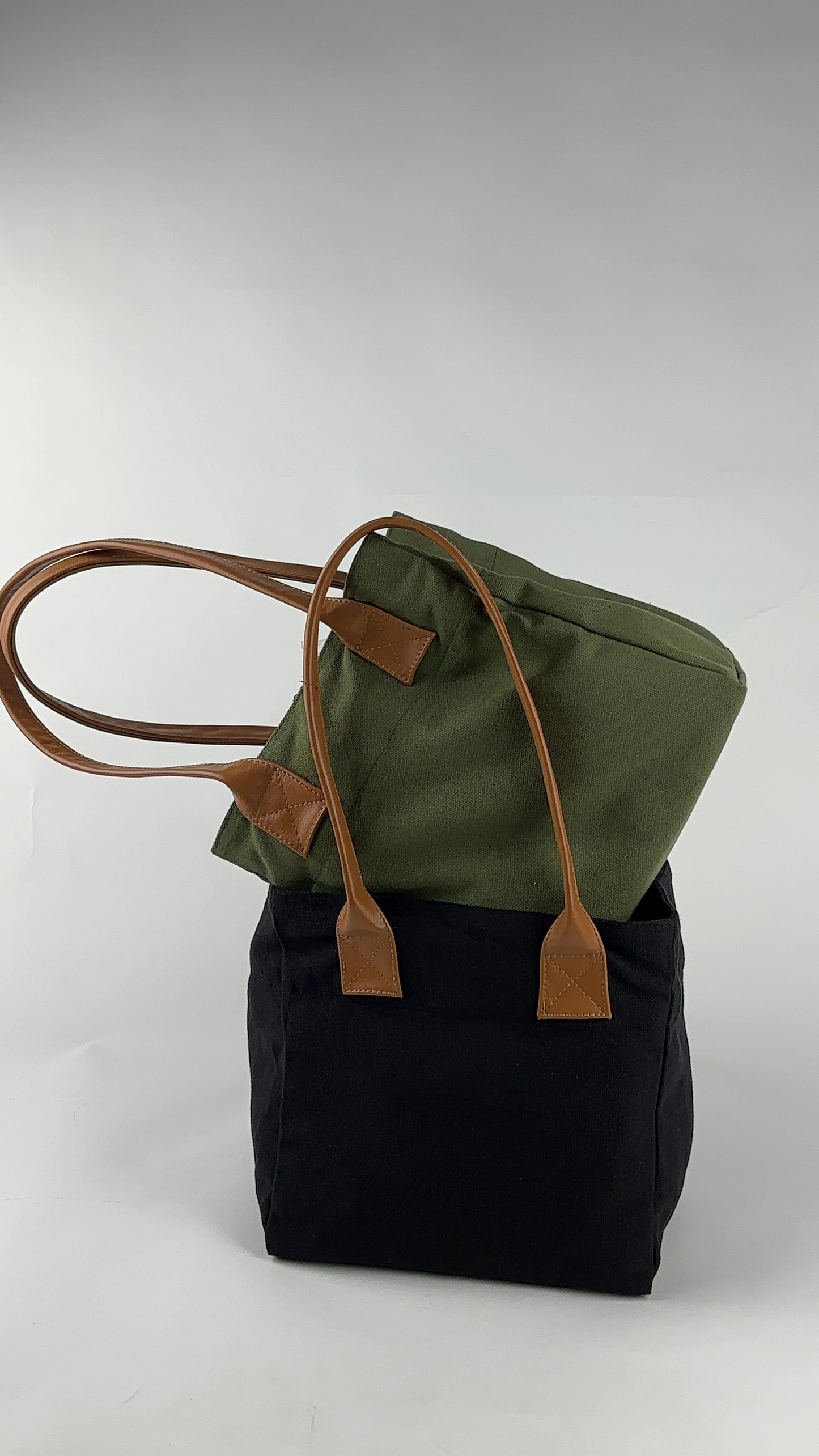 Onigiri Medium: Genuine Leather
