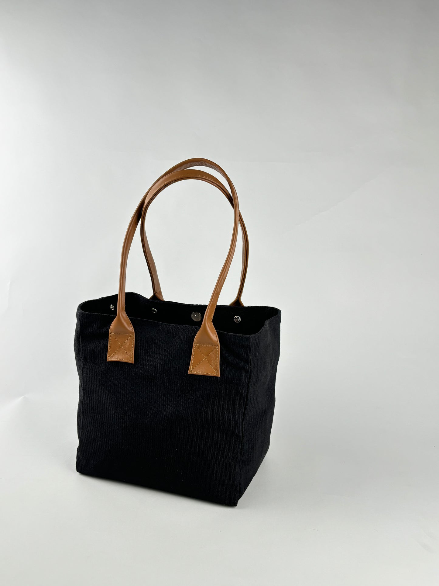 Onigiri Medium: Genuine Leather